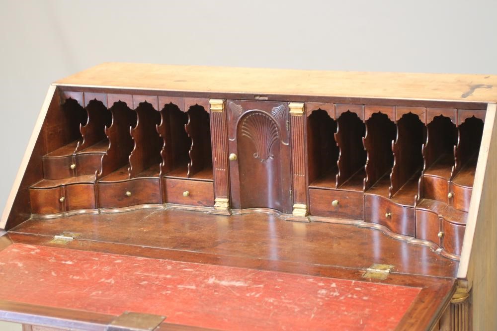 A GEORGIAN MAHOGANY BUREAU Image