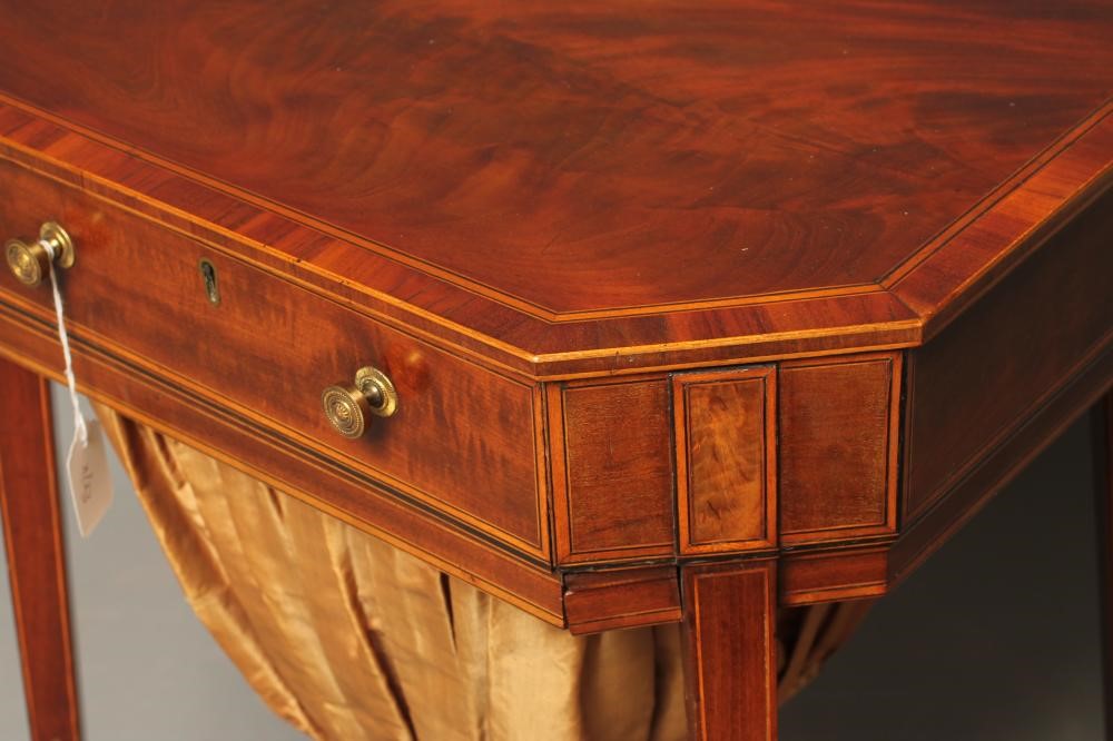 A GEORGIAN MAHOGANY WORK TABLE Image