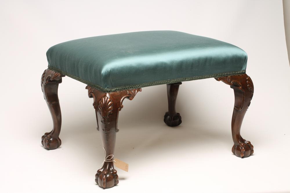 A MID GEORGIAN DESIGN MAHOGANY DRESSING STOOL Image