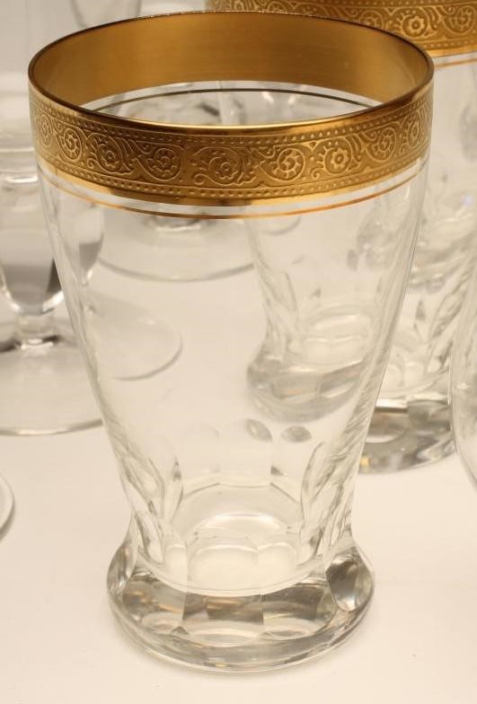 A ST. LOUIS STYLE GLASS TABLE SUITE for six place settings Image