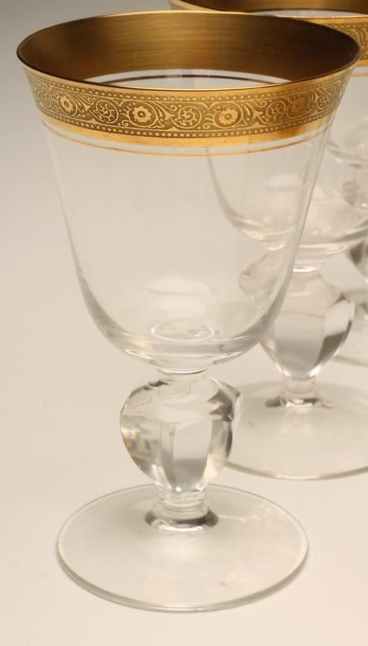 A ST. LOUIS STYLE GLASS TABLE SUITE for six place settings Image