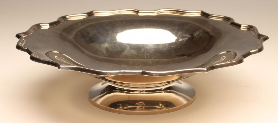 A SILVER LOW PEDESTAL DISH Image