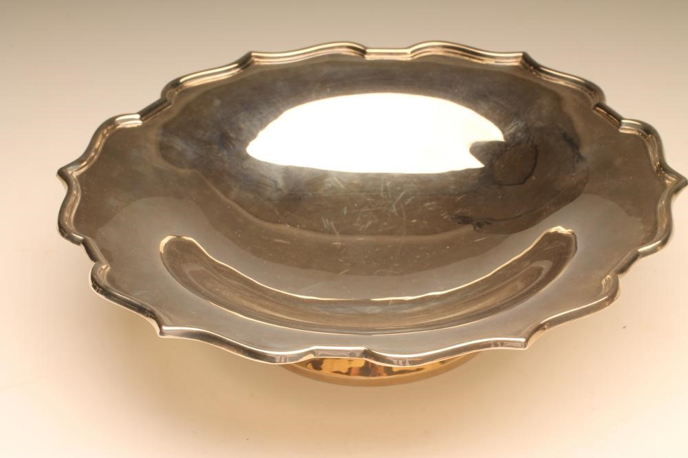 A SILVER LOW PEDESTAL DISH Image