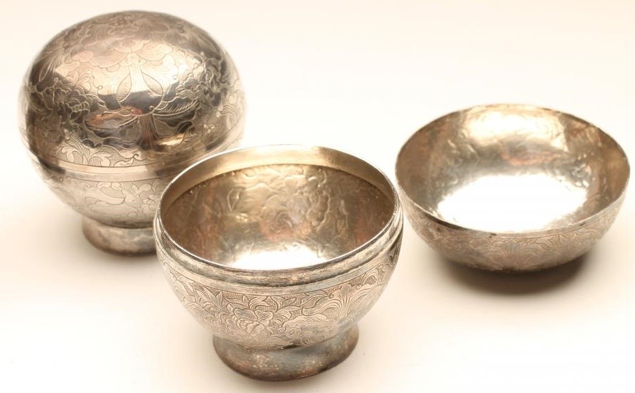 A CHINESE FOUR PIECE CRUET of spherical form on low cylindrical feet Image