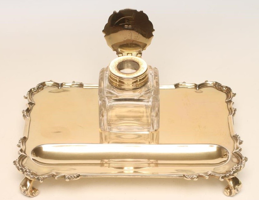 A LADY'S SILVER GILT DESK STANDISH Image