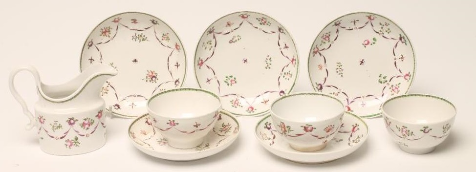 A SET OF THREE STAFFORDSHIRE PORCELAIN TEA BOWLS AND SAUCERS Image