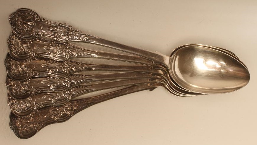 A SET OF SIX VICTORIAN SCOTTISH SILVER DESSERT SPOONS Image