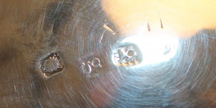 A PAIR OF GEORGE II SILVER SAUCEBOATS Image