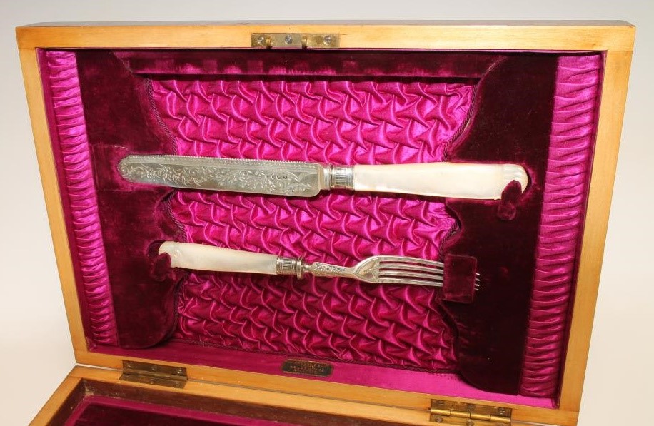 A LATE VICTORIAN SILVER DESSERT SET Image