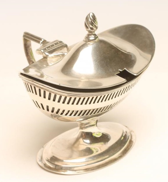 AN EDWARDIAN SILVER PEDESTAL MUSTARD Image