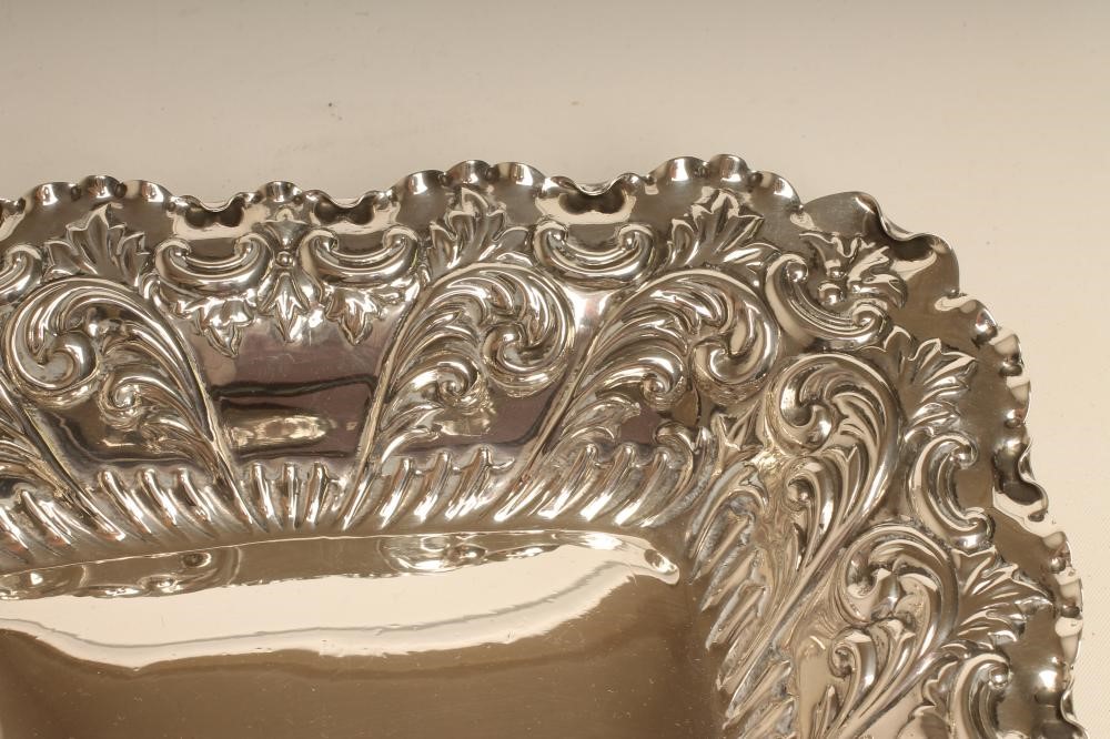 A LATE VICTORIAN SILVER DISH Image