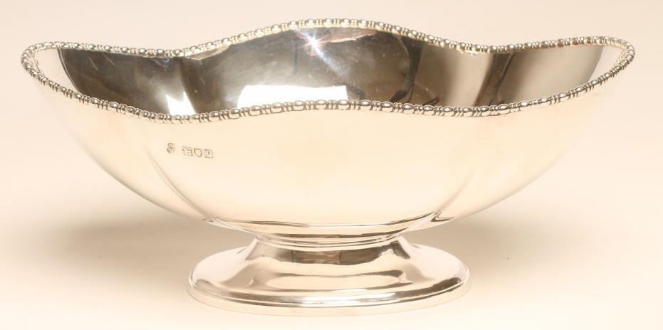 AN EDWARDIAN SILVER BOWL Image