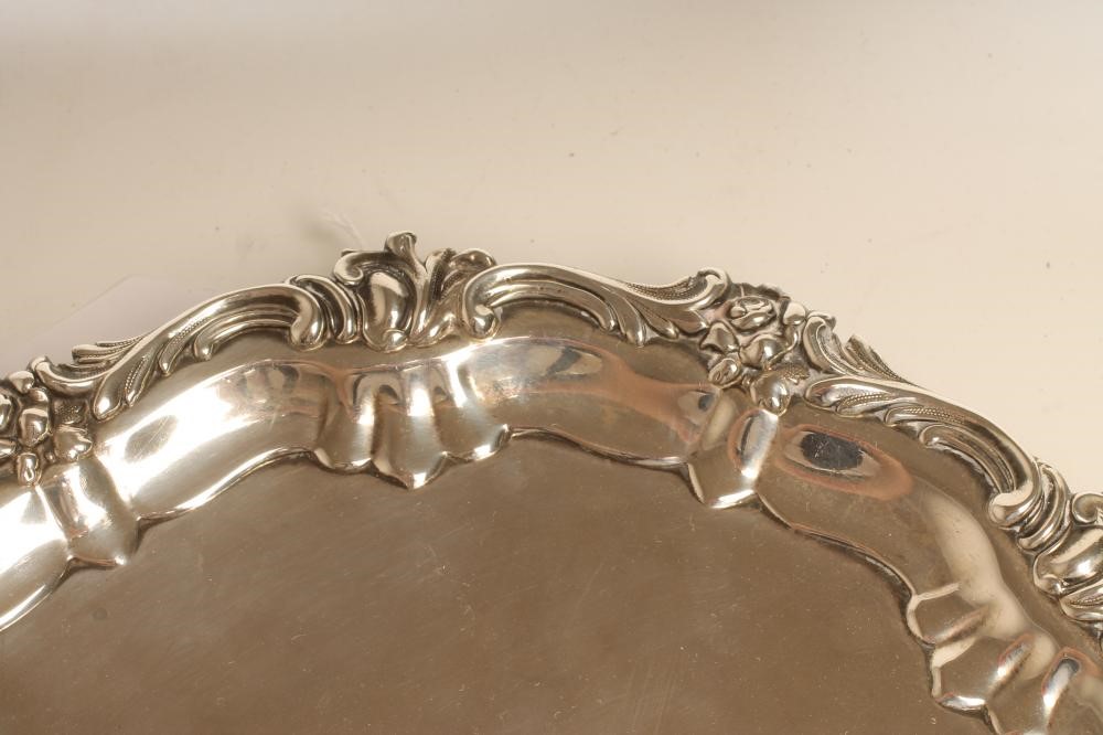 AN EDWARDIAN SILVER SMALL SALVER Image