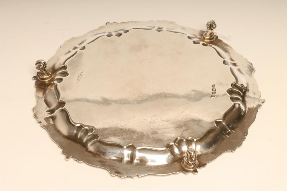 AN EDWARDIAN SILVER SMALL SALVER Image