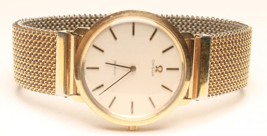 A GENTLEMAN'S 9CT GOLD OMEGA DE VILLE WRISTWATCH Image