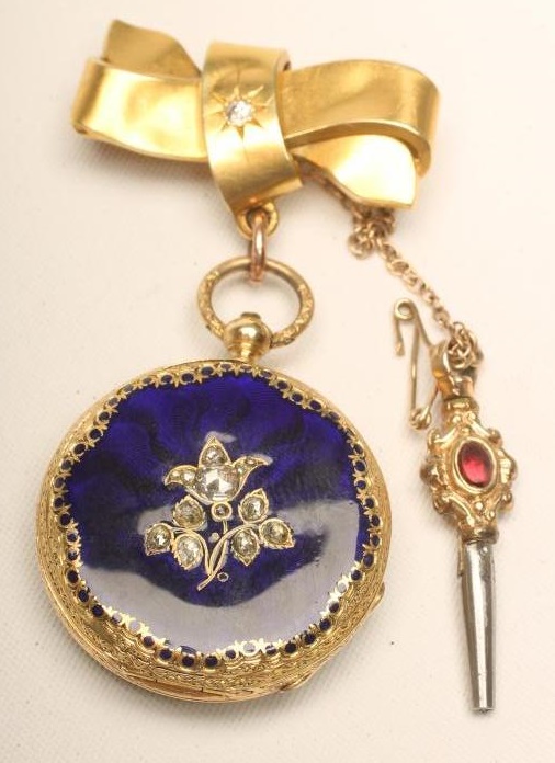 A LADY'S GOLD FOB WATCH Image