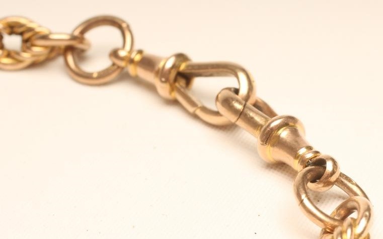 A 9CT GOLD ALBERT CHAIN Image