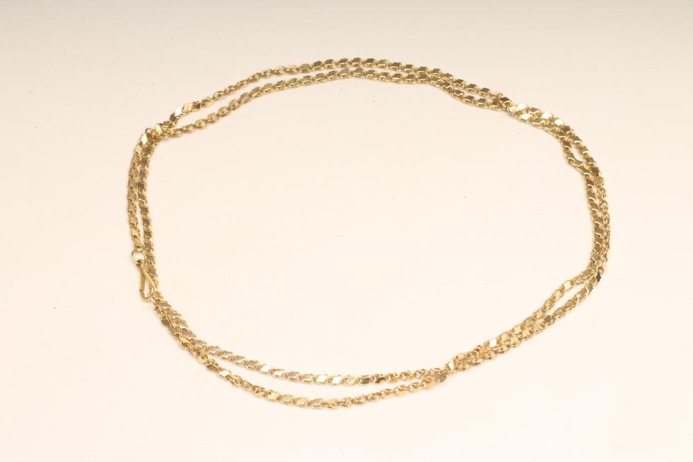 AN 18CT GOLD FANCY LINK CHAIN Image
