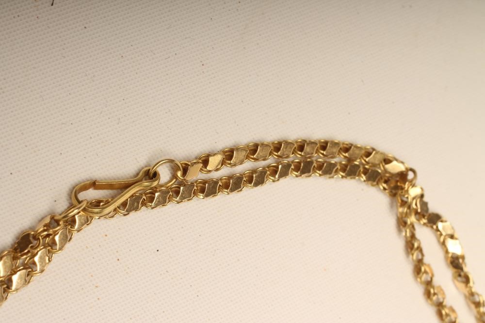 AN 18CT GOLD FANCY LINK CHAIN Image
