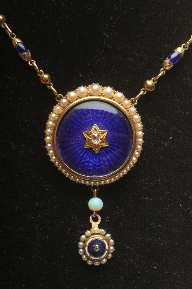 A VICTORIAN NECKLACE Image