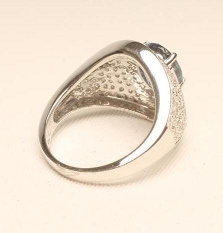 A SAPPHIRE AND DIAMOND COCKTAIL RING Image