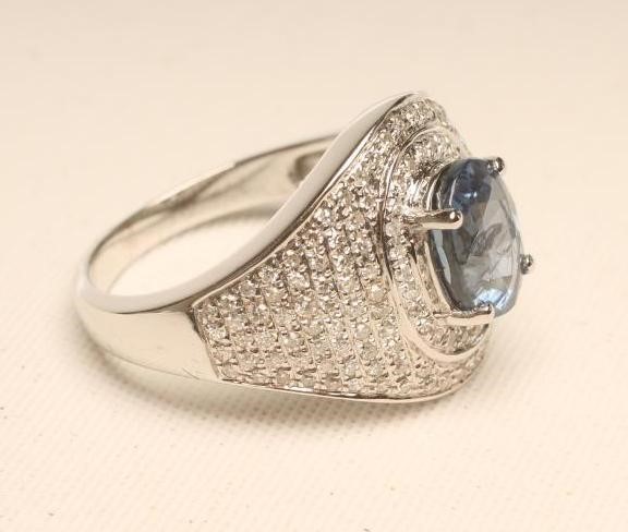A SAPPHIRE AND DIAMOND COCKTAIL RING Image