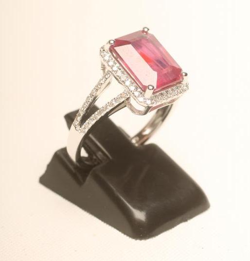 A RUBY AND DIAMOND RING Image