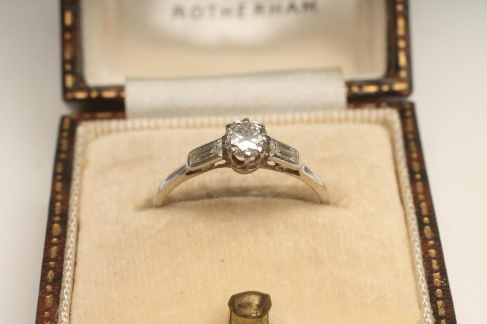 A DIAMOND RING Image