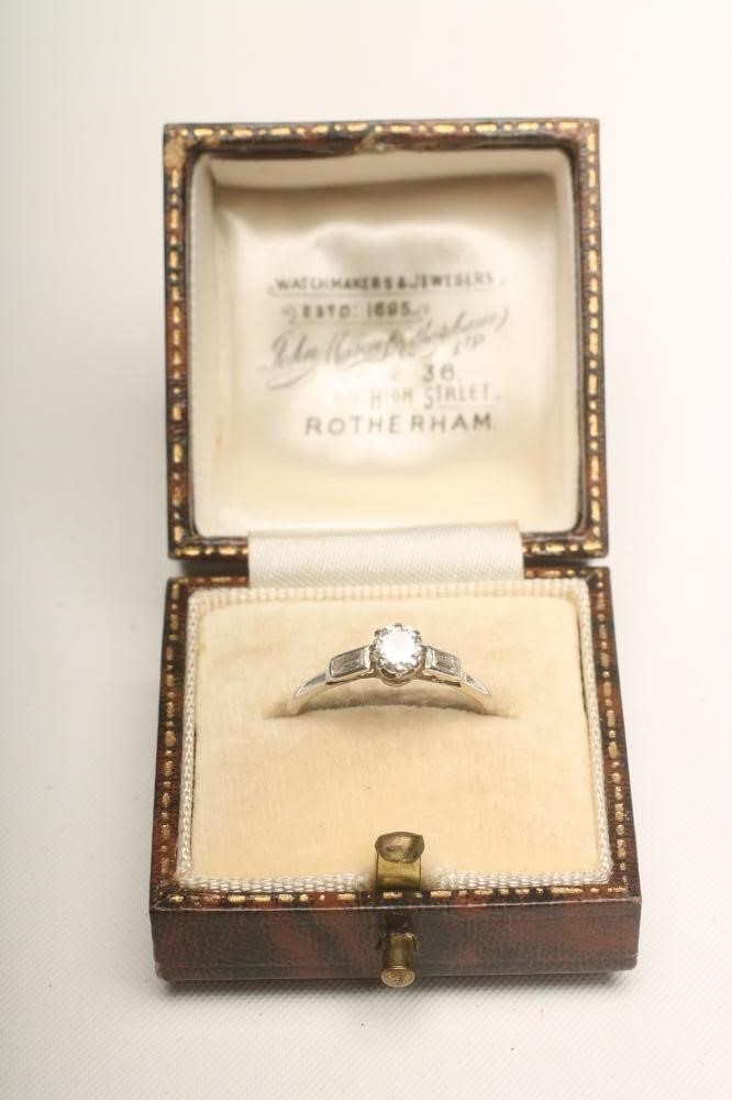 A DIAMOND RING Image