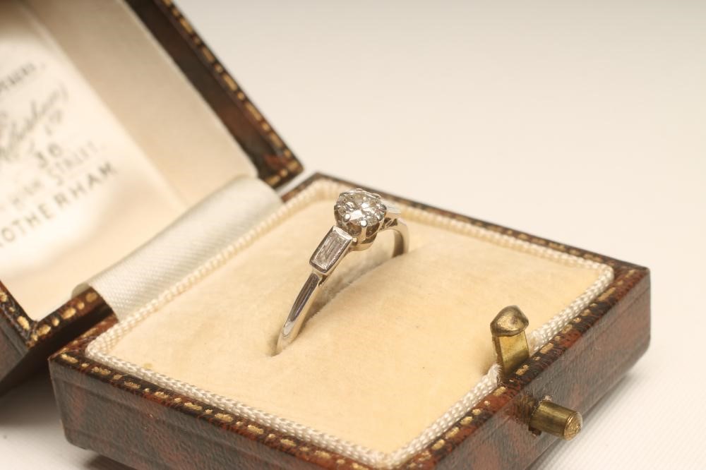 A DIAMOND RING Image