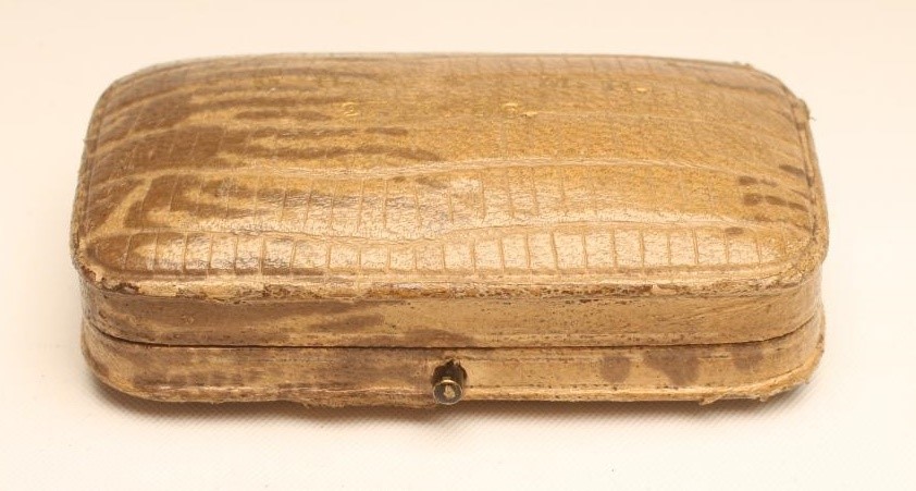 AN EDWARDIAN NOVELTY BAR BROOCH Image