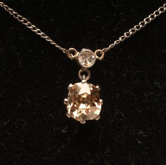 A SOLITAIRE DIAMOND PENDANT Image