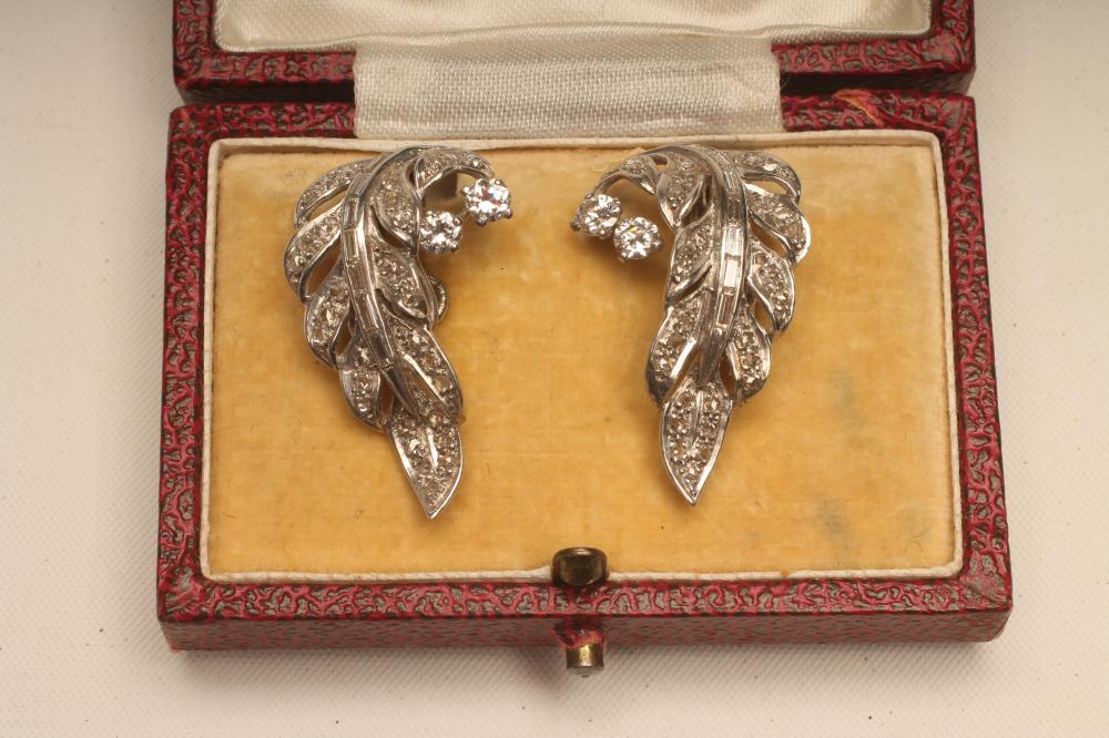 A PAIR OF ART DECO DIAMOND EARRINGS Image