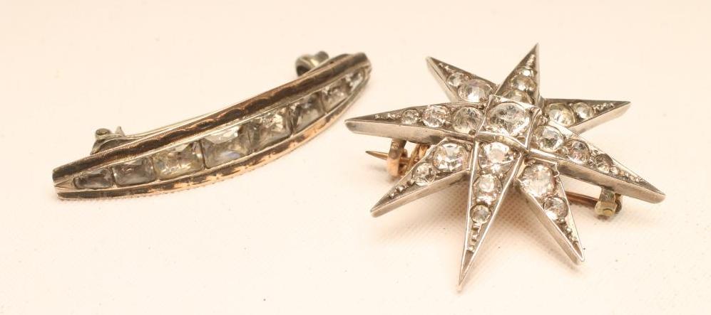 TWO GEORGIAN PASTE SET BROOCHES Image