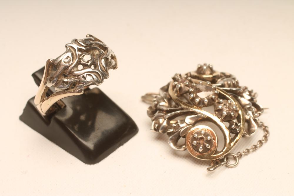 A CONTINENTAL RING Image