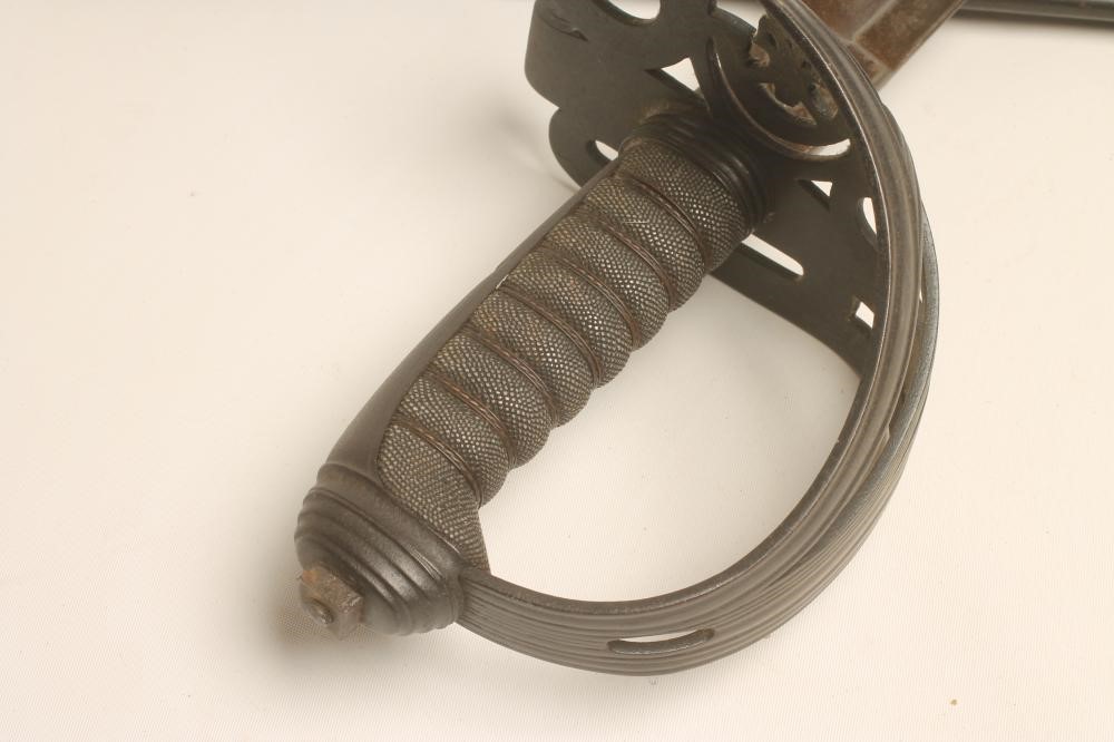 AN 1827 PATTERN RIFLE OFFICER'S SWORD BY J. CROSBIE Image