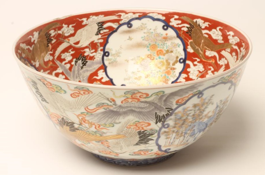 A JAPANESE IMARI PORCELAIN BOWL Image