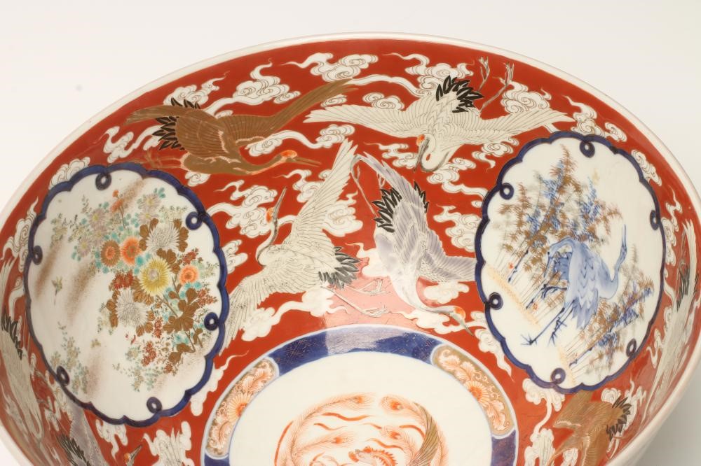 A JAPANESE IMARI PORCELAIN BOWL Image