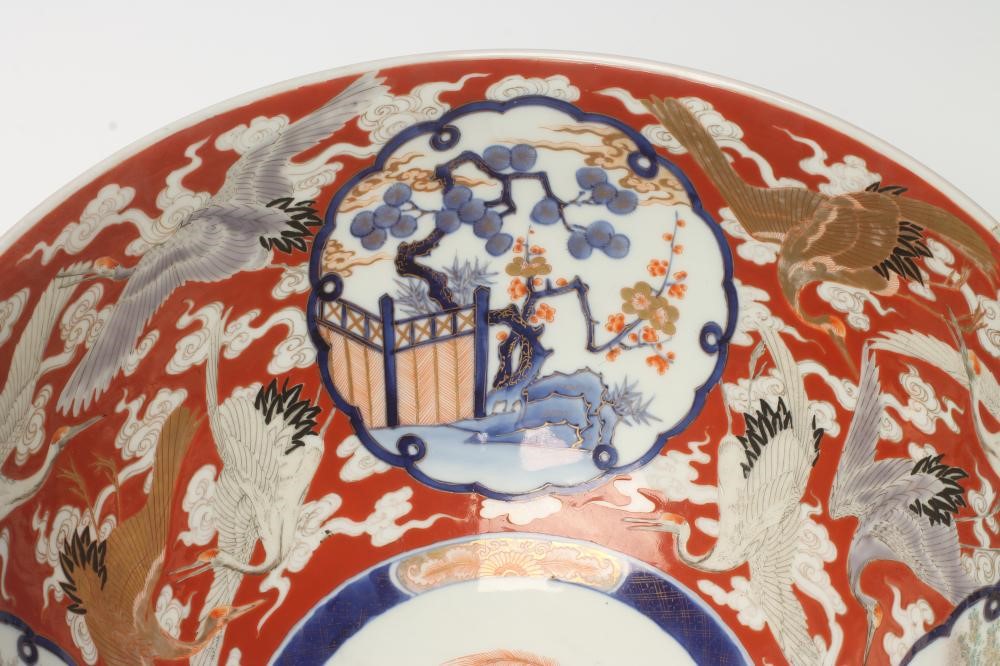 A JAPANESE IMARI PORCELAIN BOWL Image