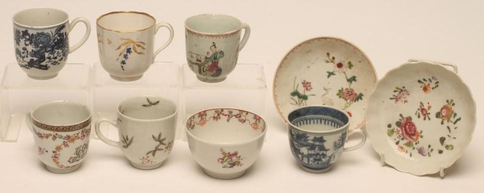 A COLLECTION OF CHINESE PORCELAIN TABLEWARE Image