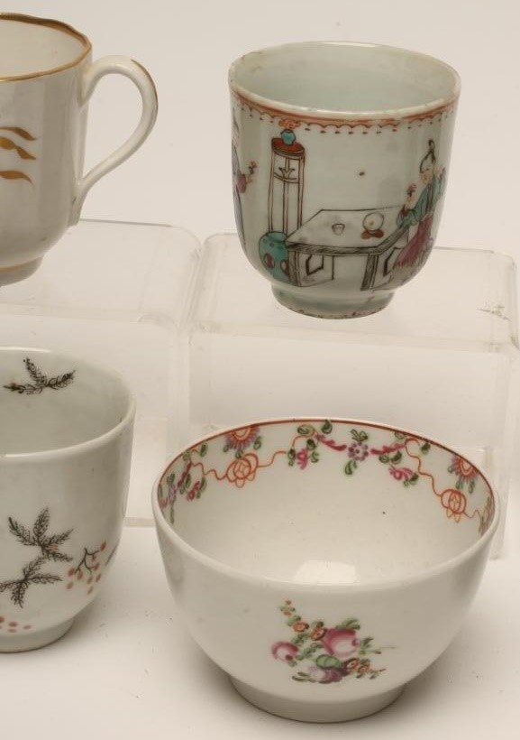 A COLLECTION OF CHINESE PORCELAIN TABLEWARE Image