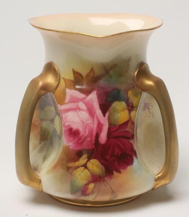 A ROYAL WORCESTER CHINA VASE Image