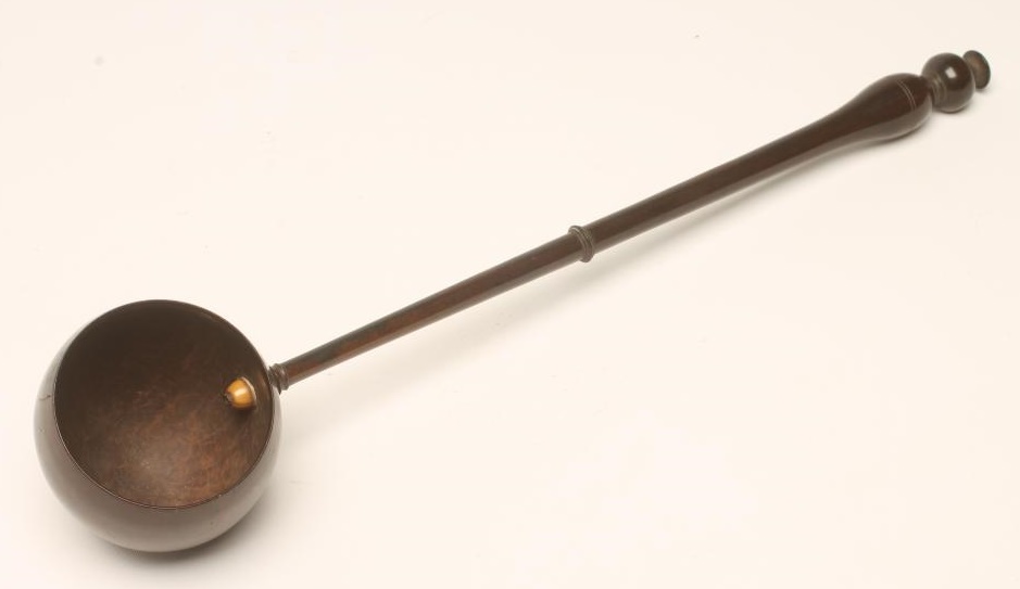 A GEORGIAN TREEN TODDY LADLE Image