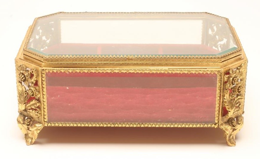 A GLASS AND GILT METAL JEWELLERY CASKET Image