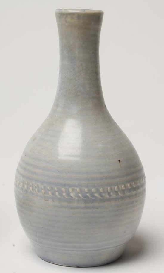 A MOORCROFT POTTERY VASE Image