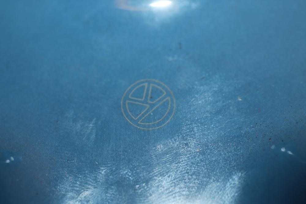 A JAPANESE CLOISONNE ENAMEL CENSOR AND COVER of baluster form raised upon three peg feet Image