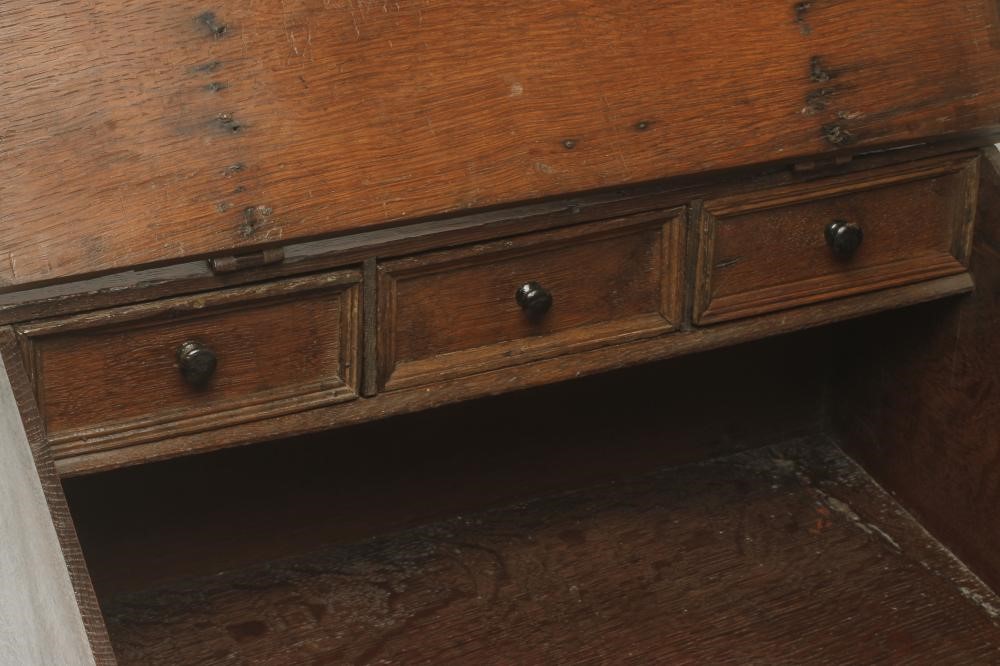 A GEORGIAN OAK BOARDED DESK BOX Image