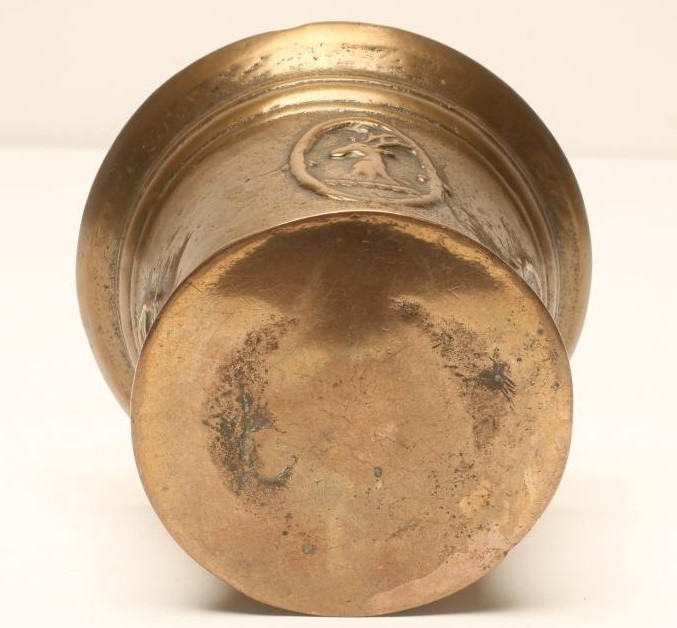 A BRONZE MORTAR Image