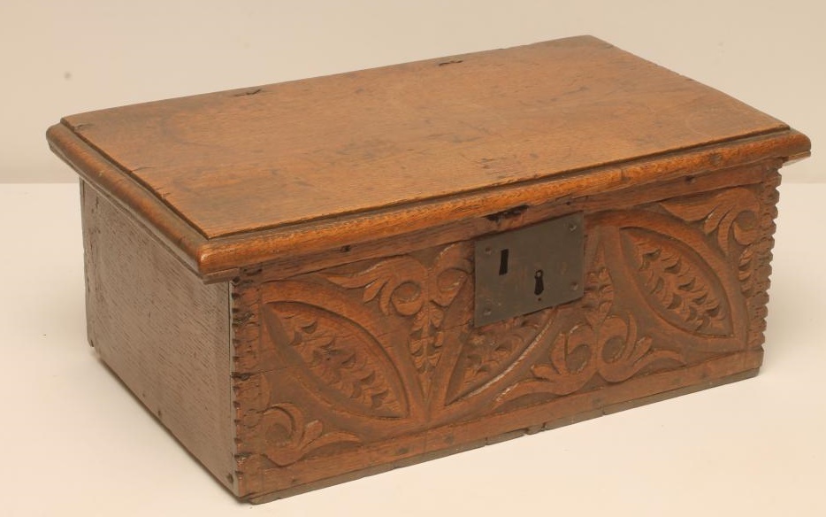 AN OAK BOX Image