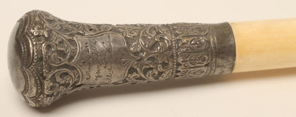 AN IVORY WALKING CANE Image